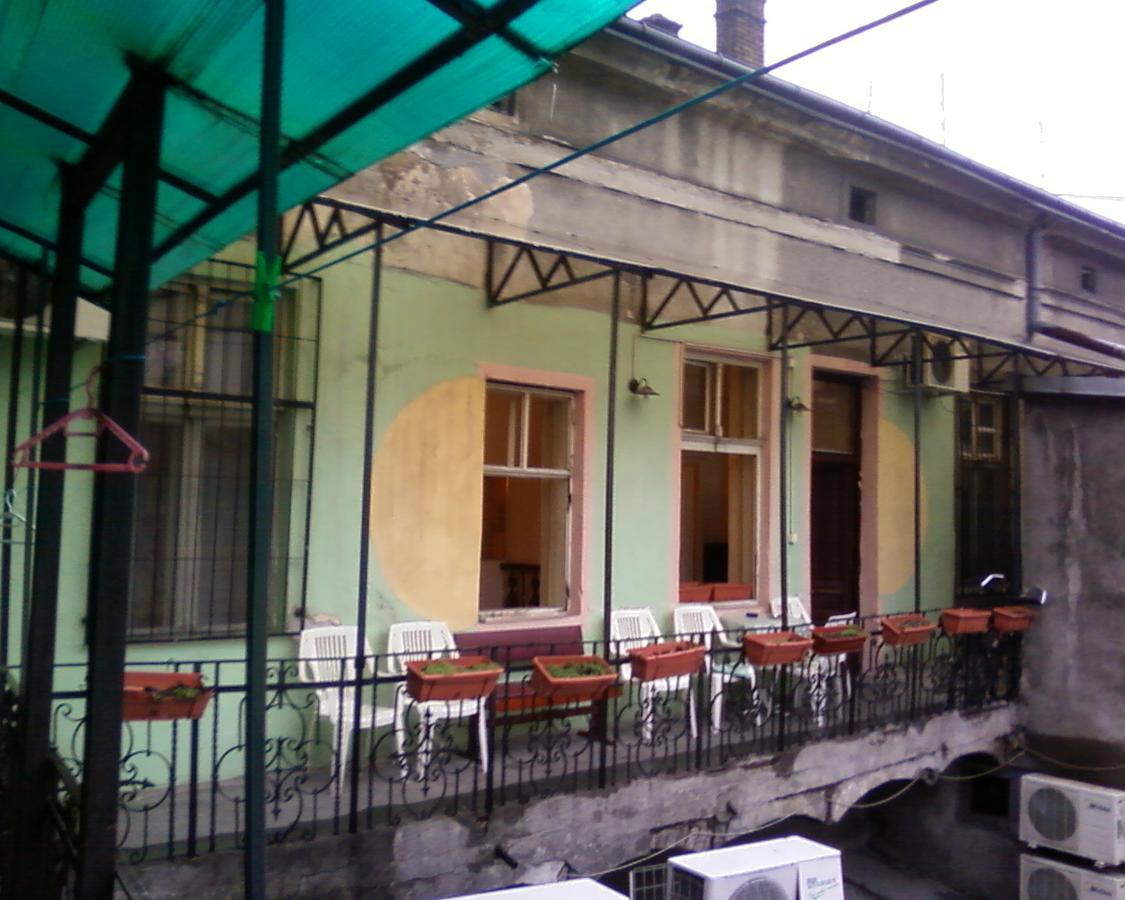 Central Station Hostel Белград Экстерьер фото